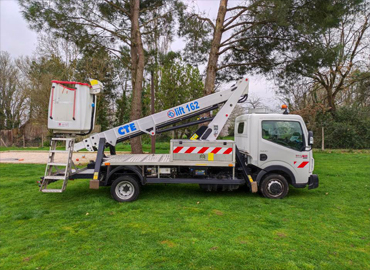 Location de camion à nacelle de chantier en France