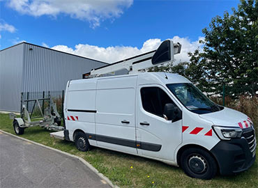 Location de fourgon à nacelle de chantier en France